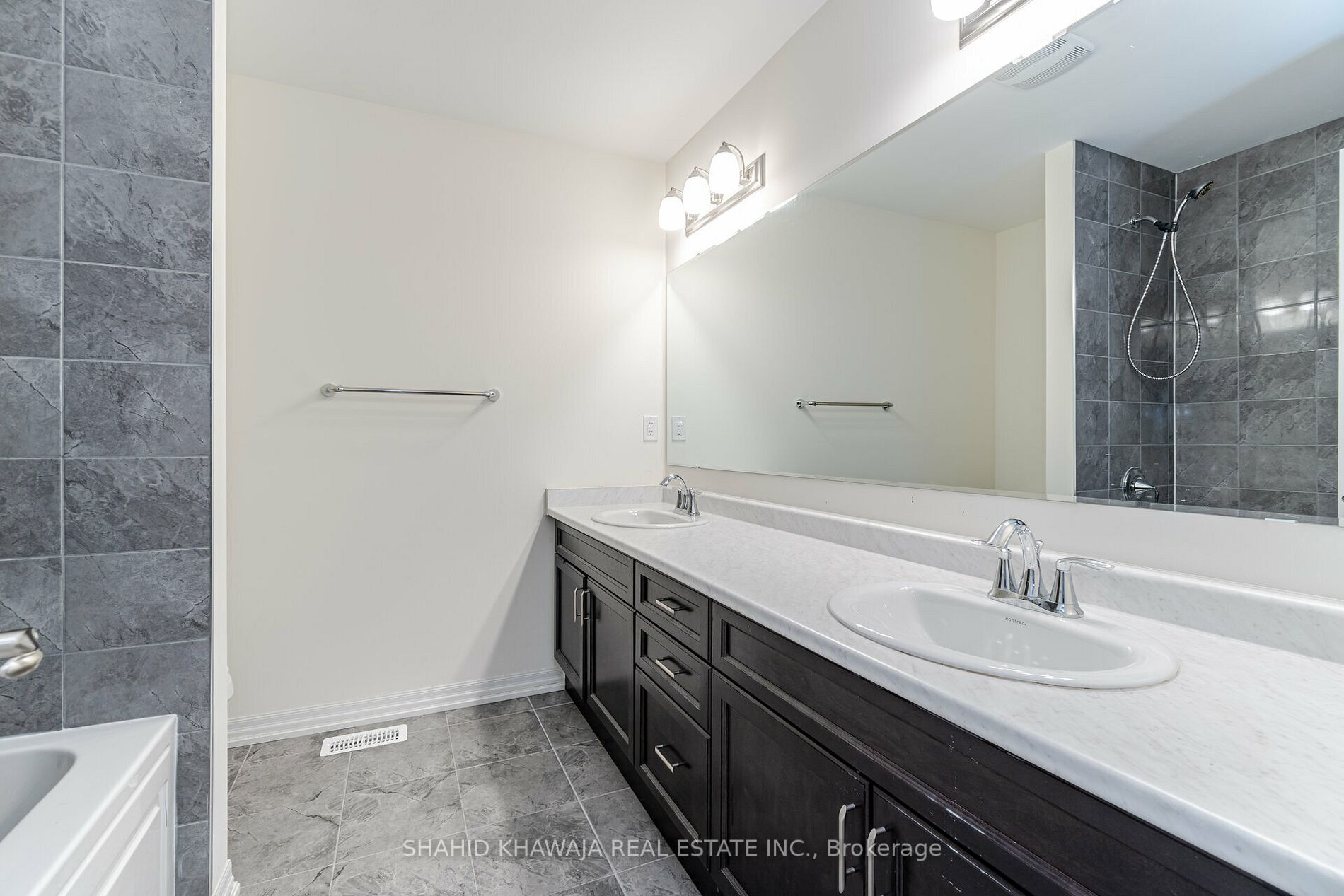 3470 Vernon Powell Drive W