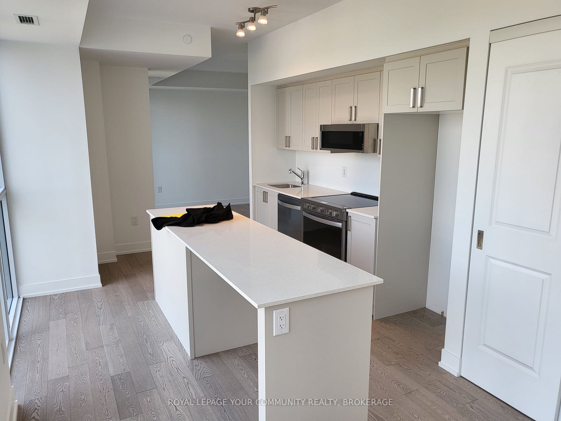 Listing W6000103 - Large Photo # 3