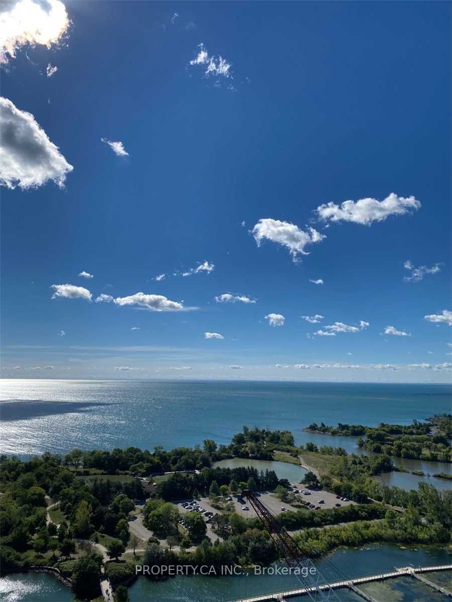 59 Annie Craig Drive, #2607