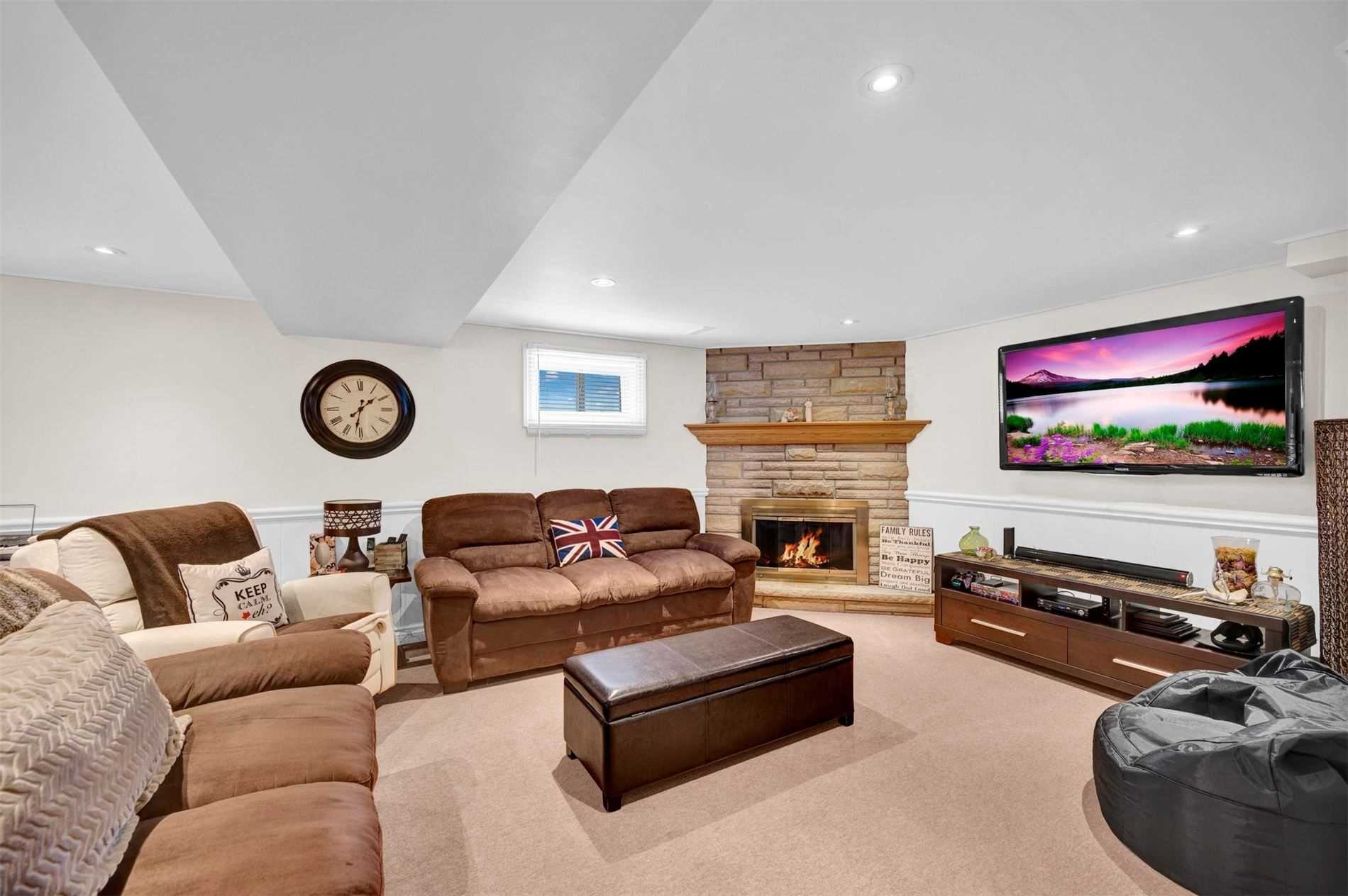 44 Baylor Crescent