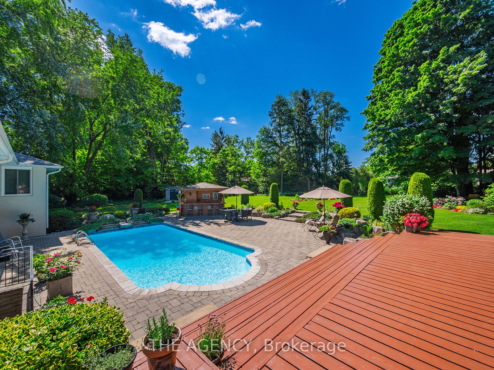 258 Westwood Dr