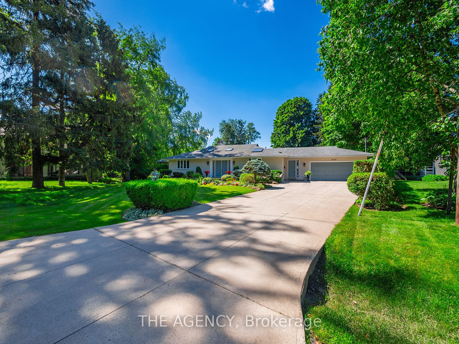 258 Westwood Dr