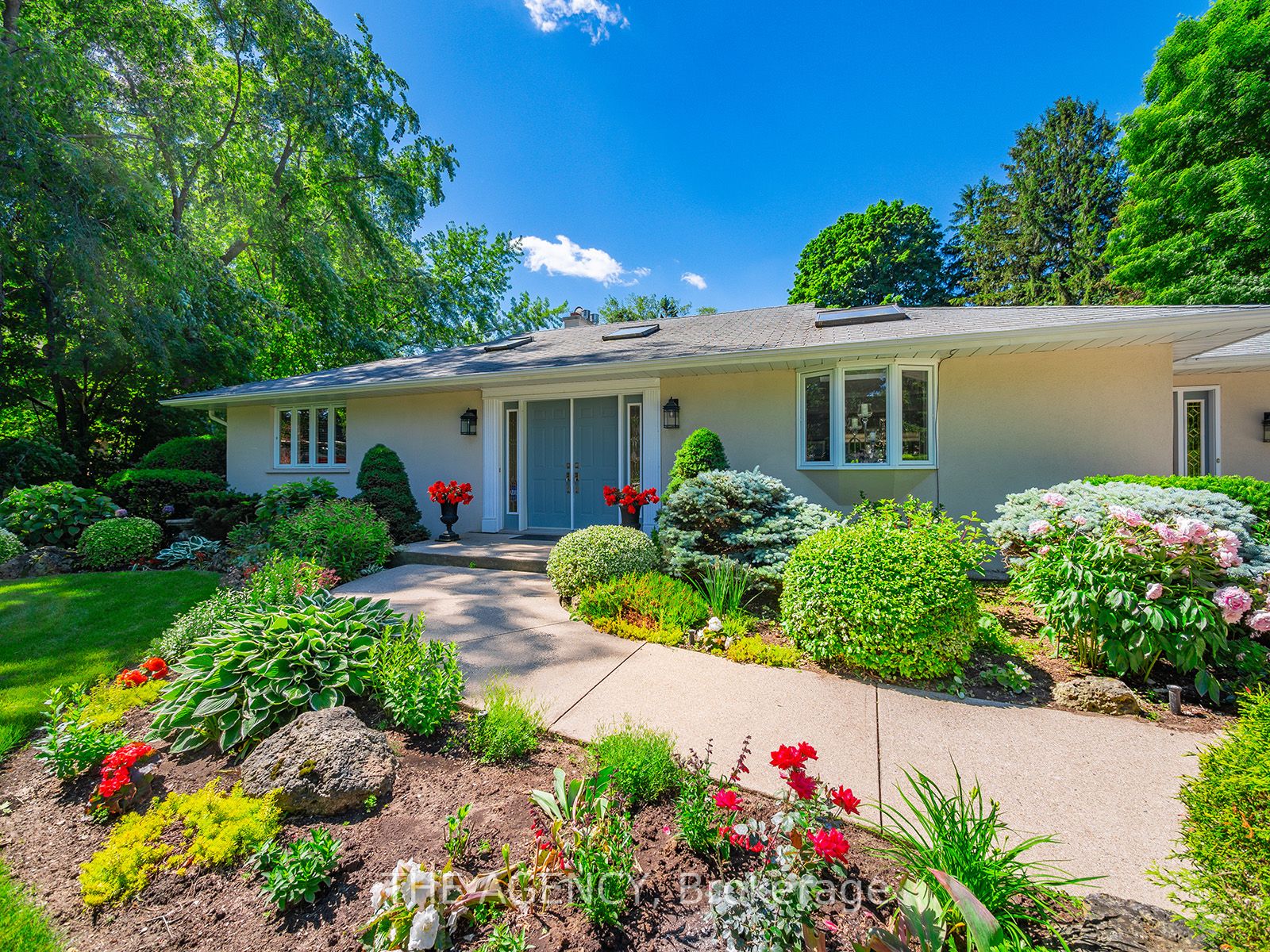 258 Westwood Dr