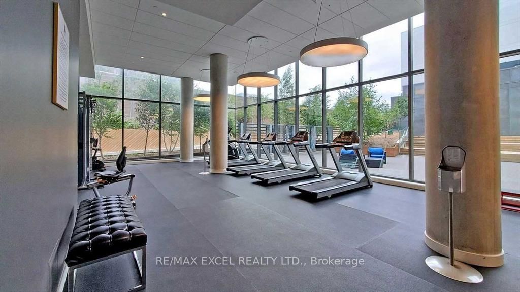 160 Flemington Rd, #902