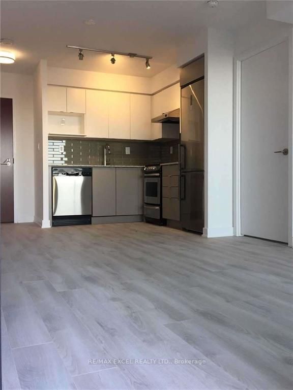 160 Flemington Rd, #902