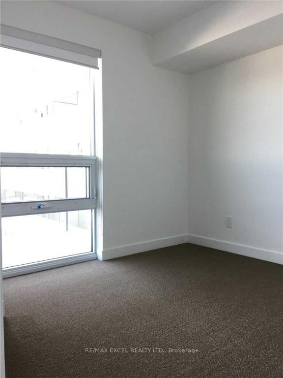 160 Flemington Rd, #902