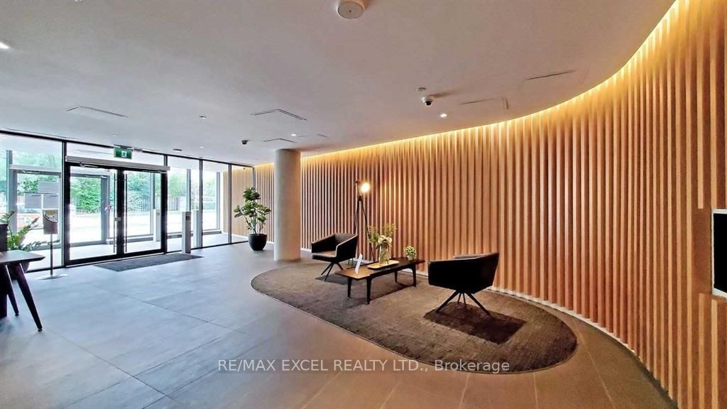 160 Flemington Rd, #902