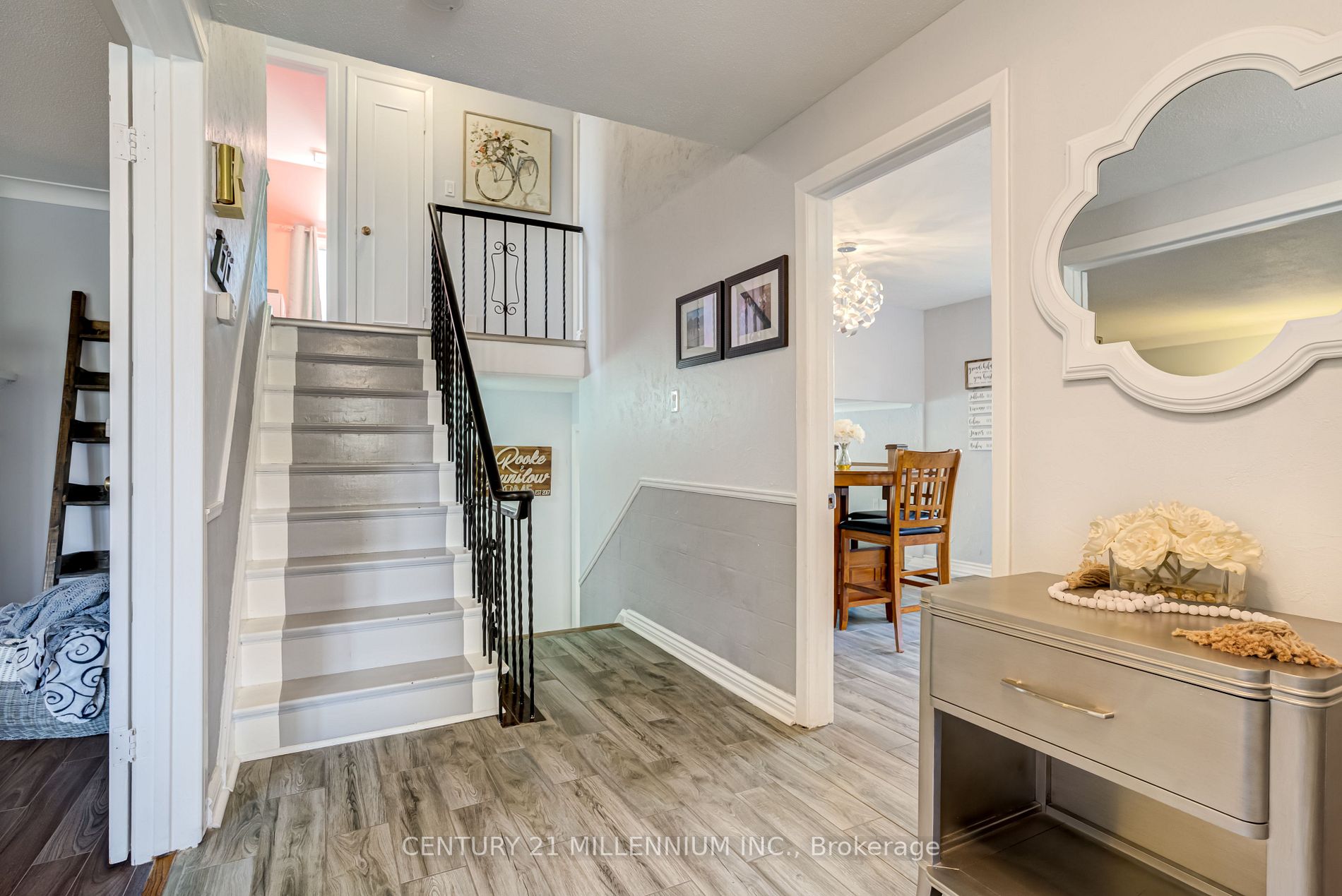 11 Alderway Ave
