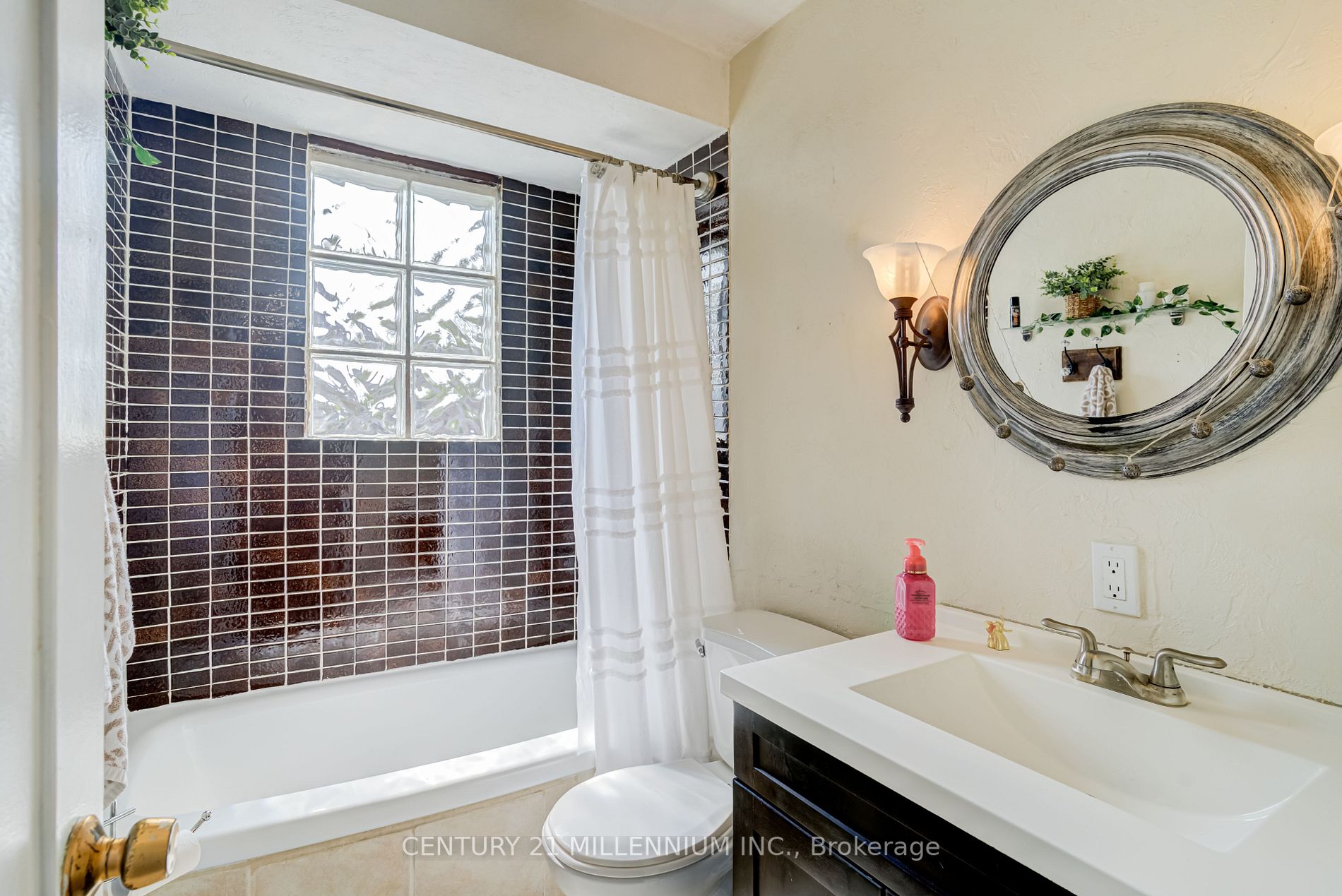 11 Alderway Ave