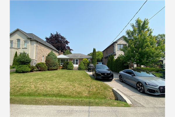 490 Avonwood Dr, Mississauga