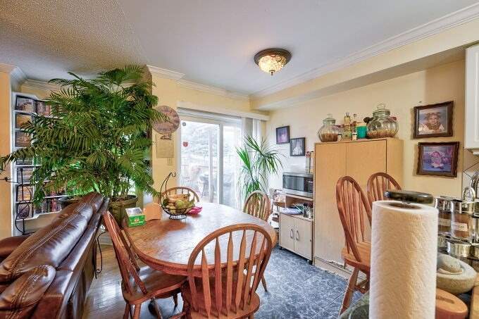 36 Mapleshade Dr