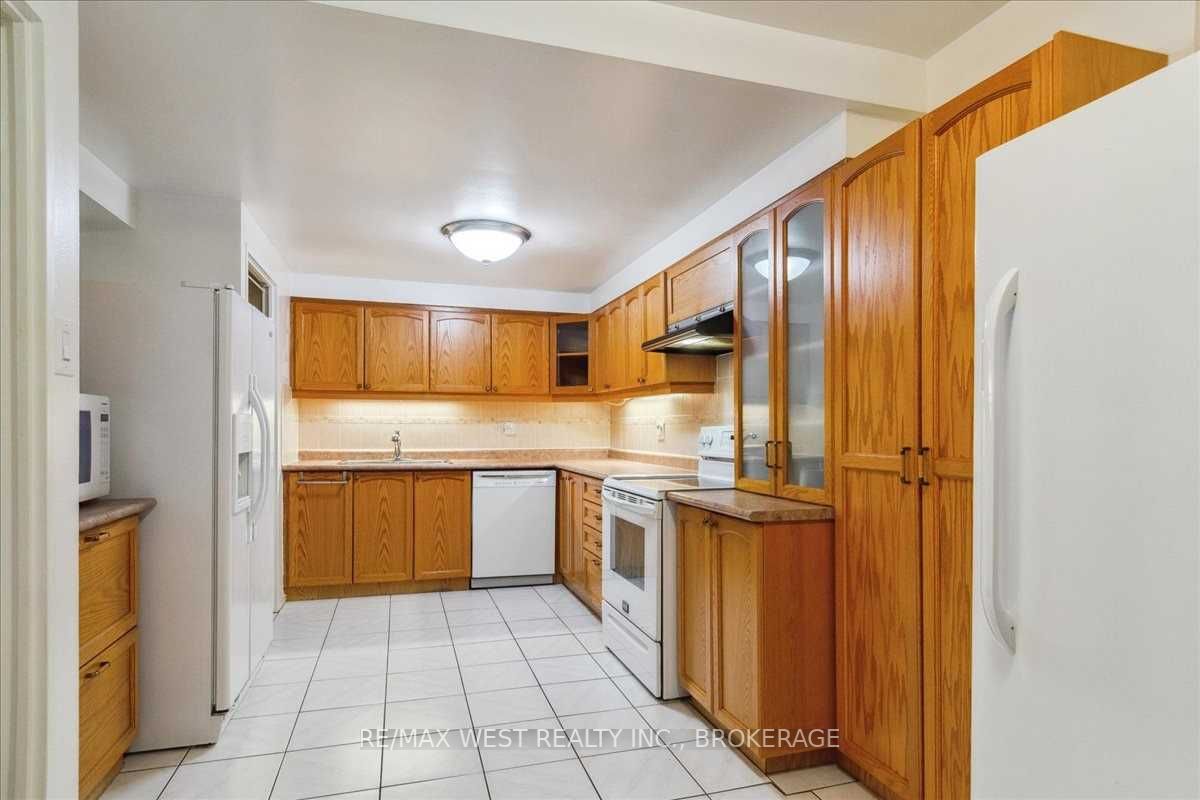 Listing W6003003 - Large Photo # 1