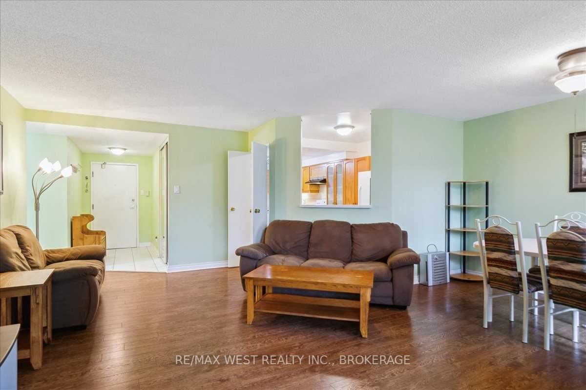 Listing W6003003 - Large Photo # 4