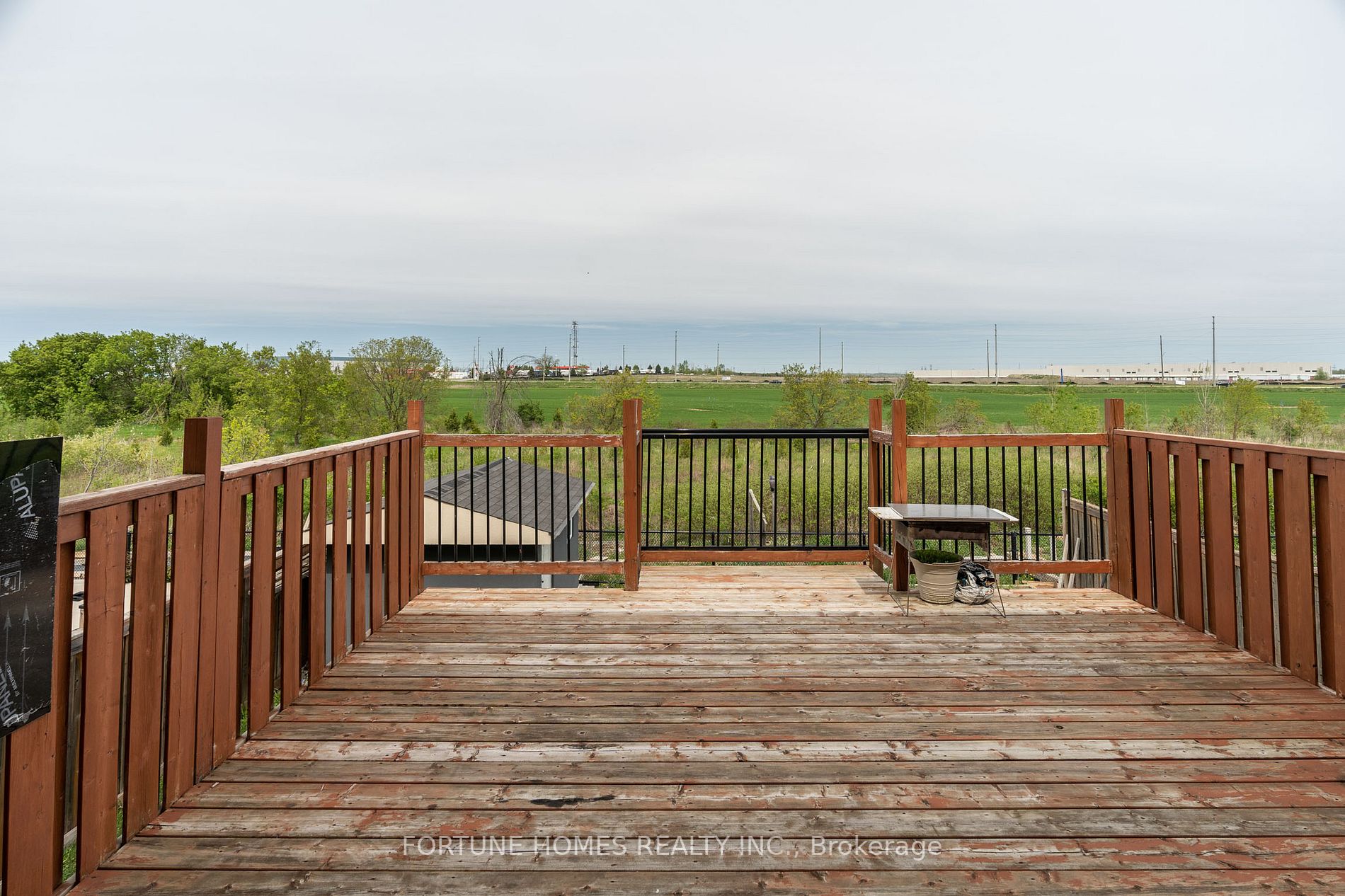 79 Apple Valley Way