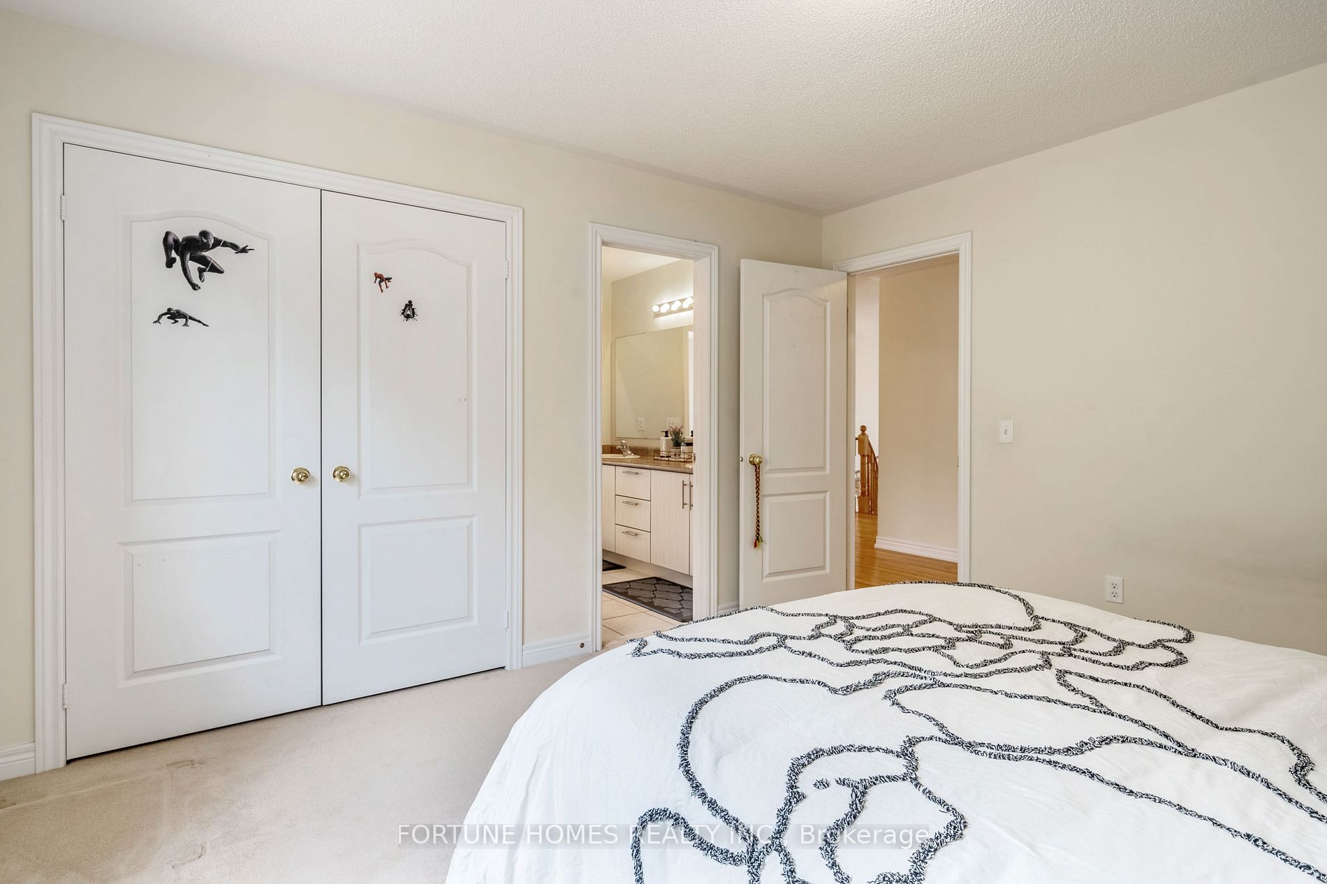79 Apple Valley Way