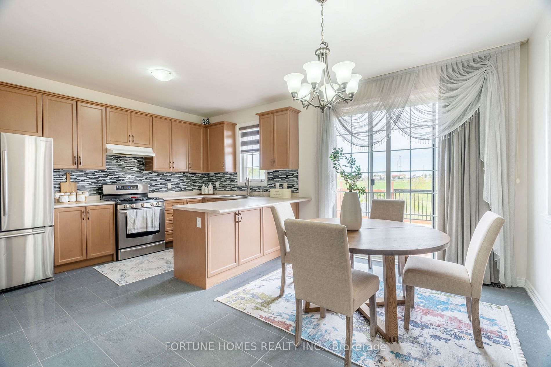 79 Apple Valley Way