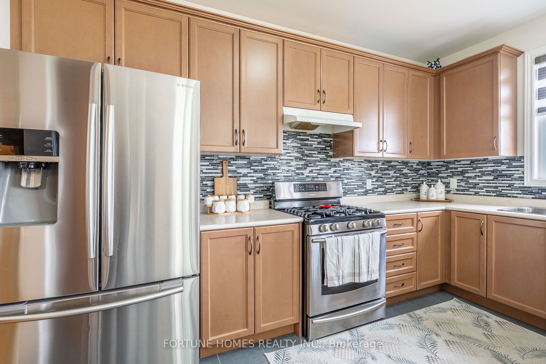 79 Apple Valley Way