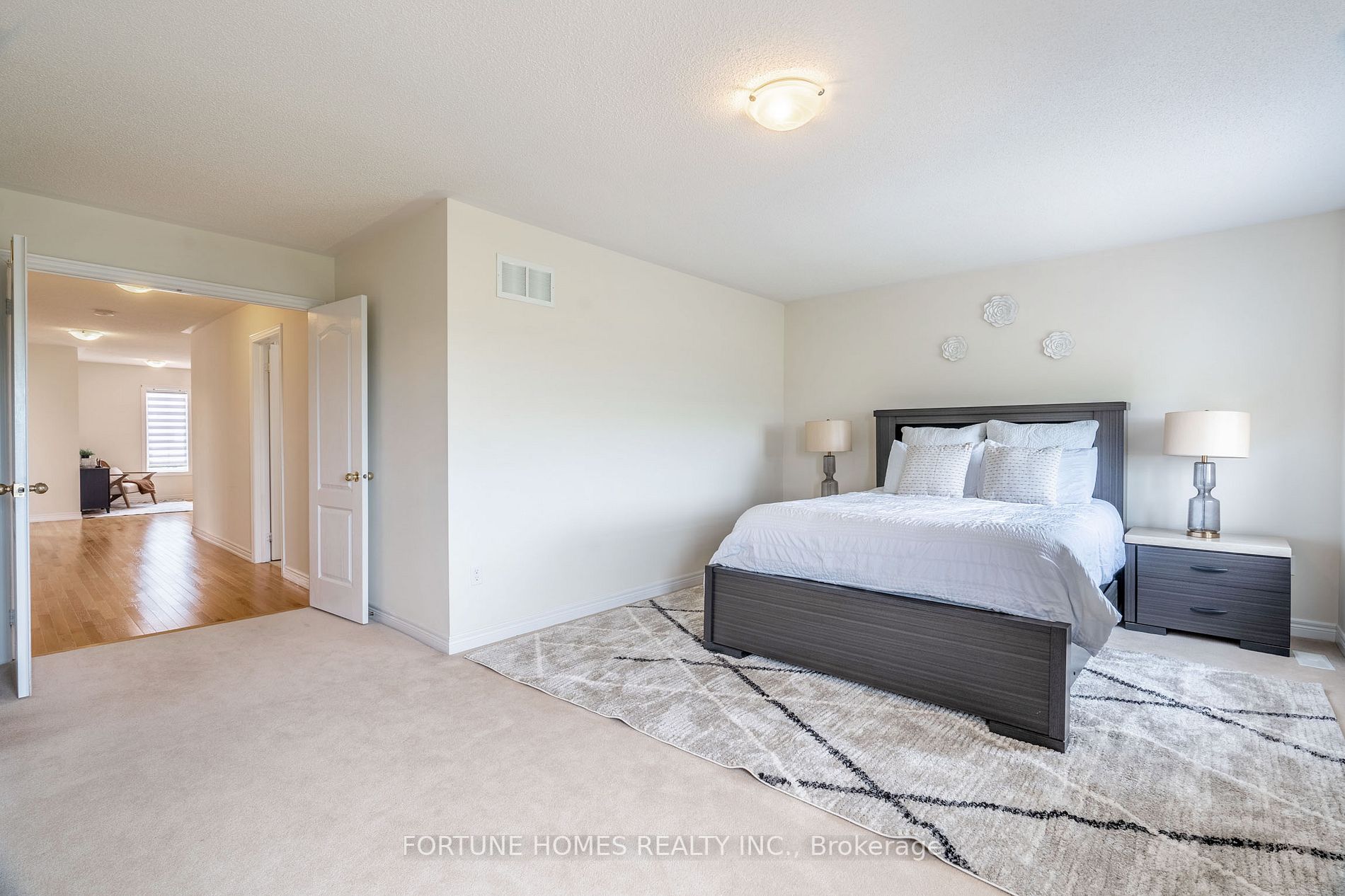 79 Apple Valley Way
