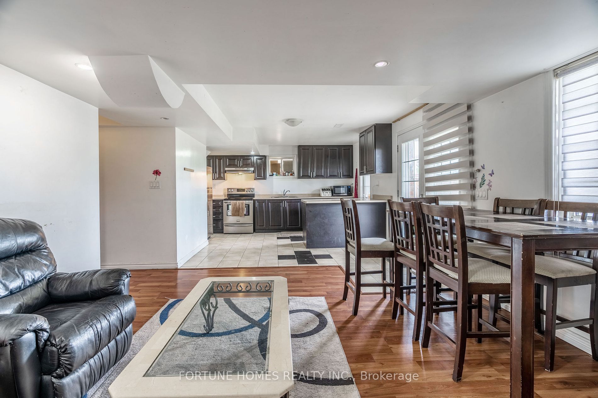 79 Apple Valley Way