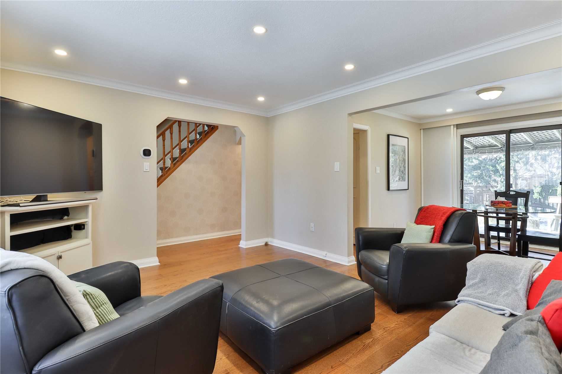 6 Adele Avenue