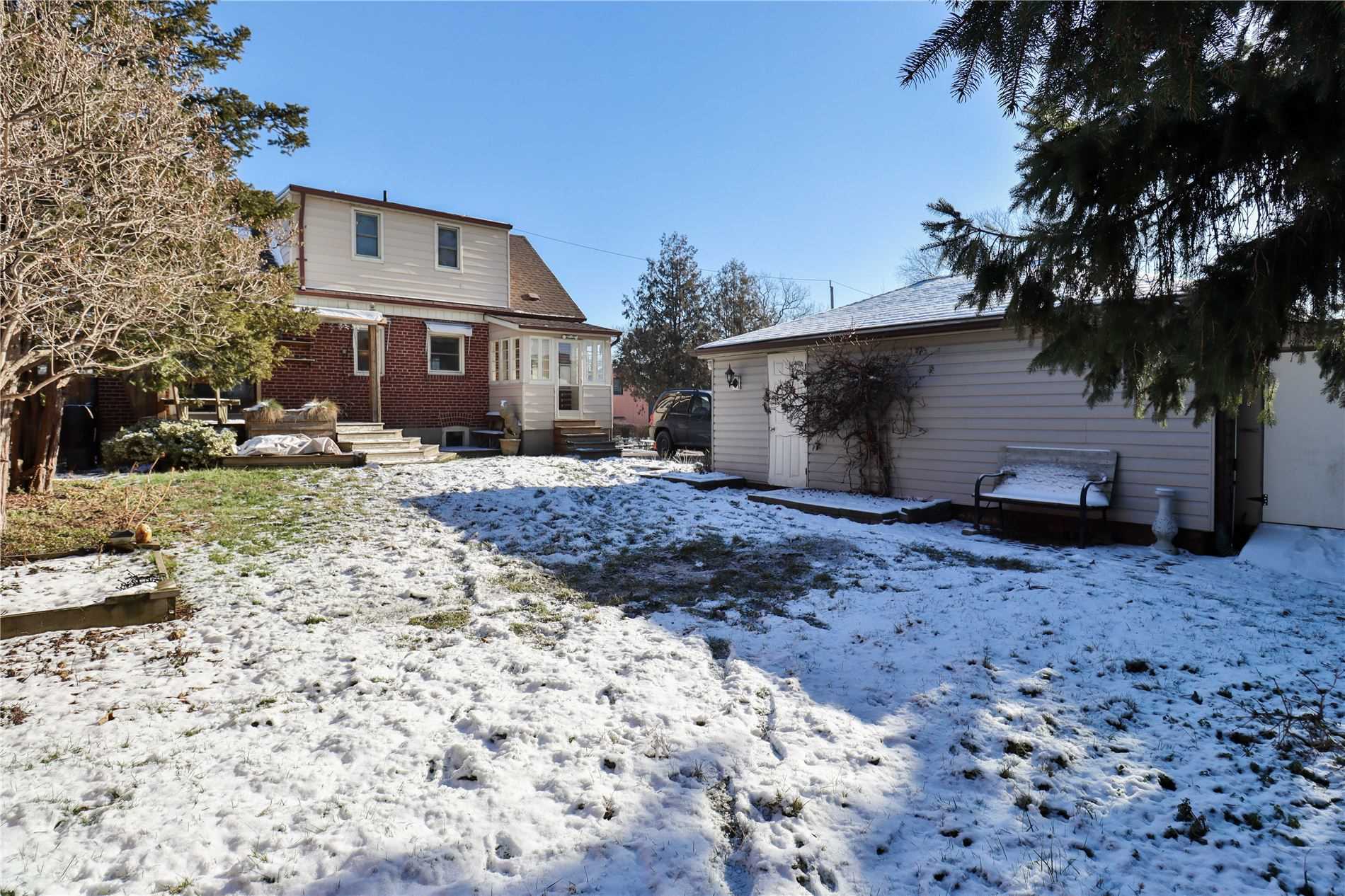 6 Adele Avenue