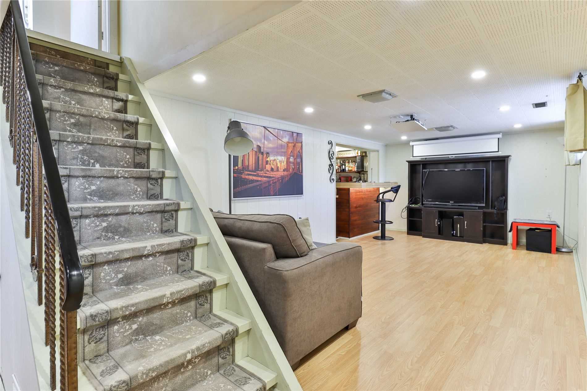 6 Adele Avenue