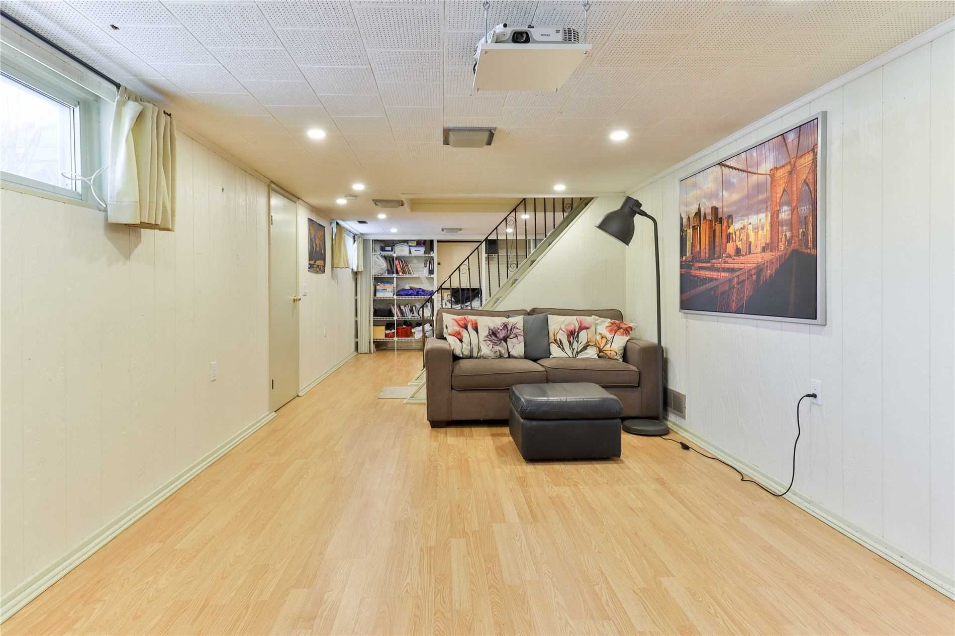 6 Adele Avenue