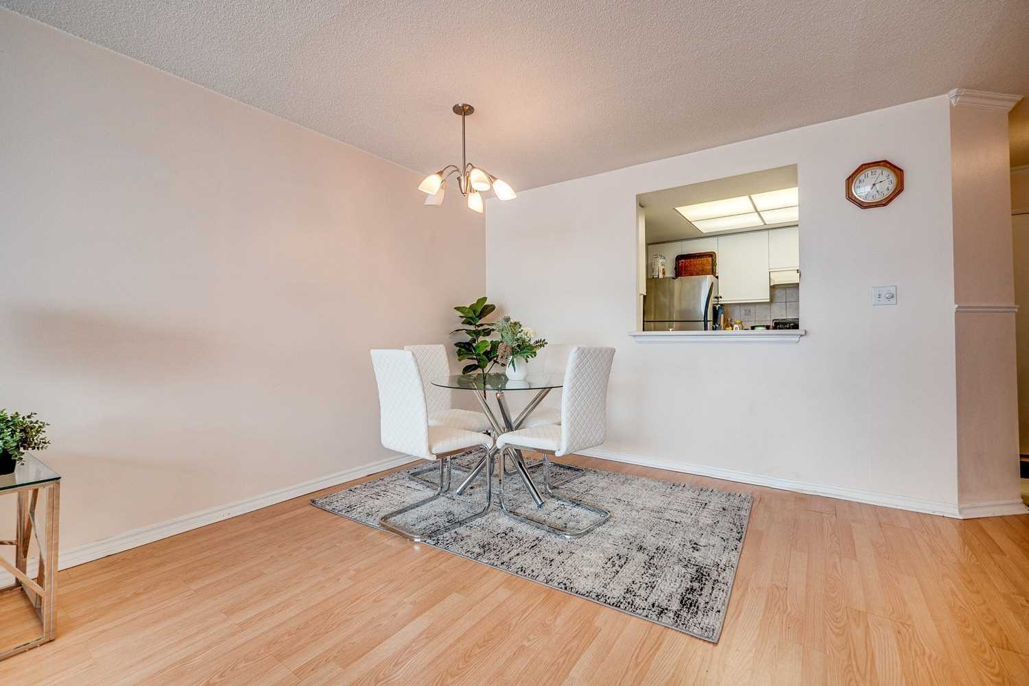 Listing W6003285 - Large Photo # 12