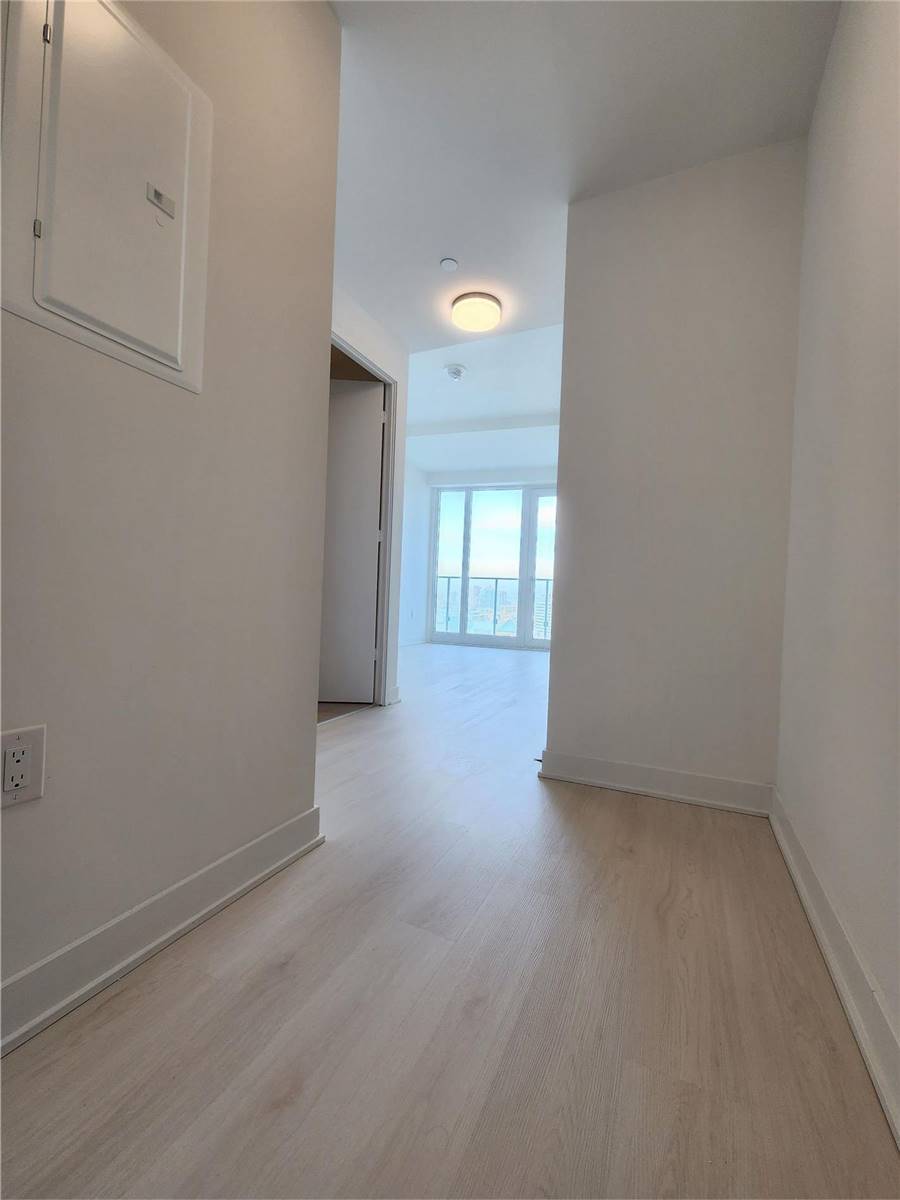 3900 Confederation Parkway #1411