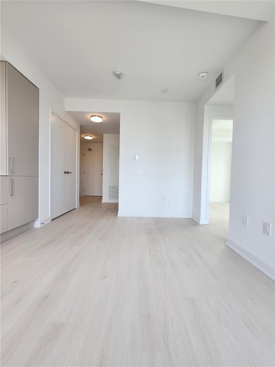 3900 Confederation Parkway #1411
