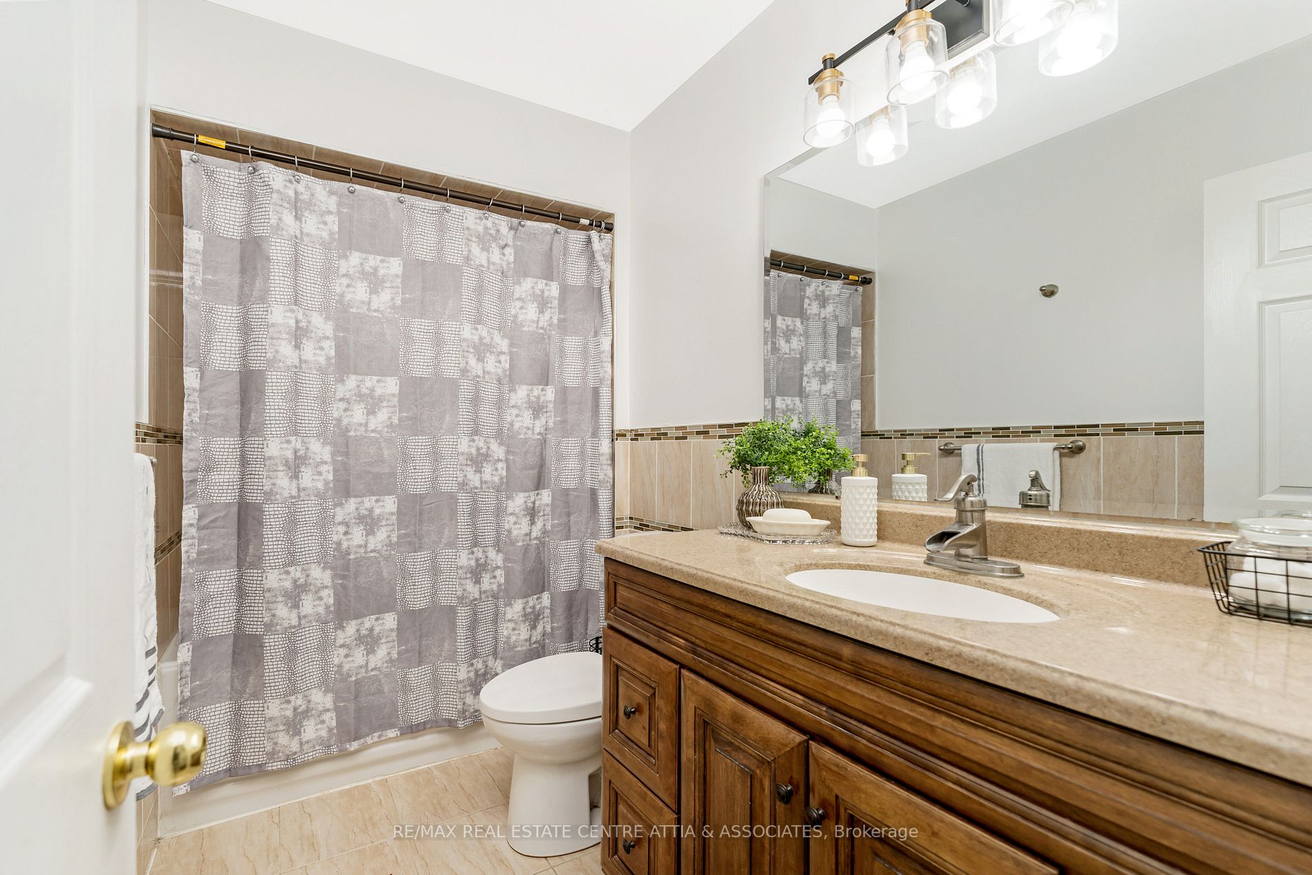 Listing W6003508 - Large Photo # 16