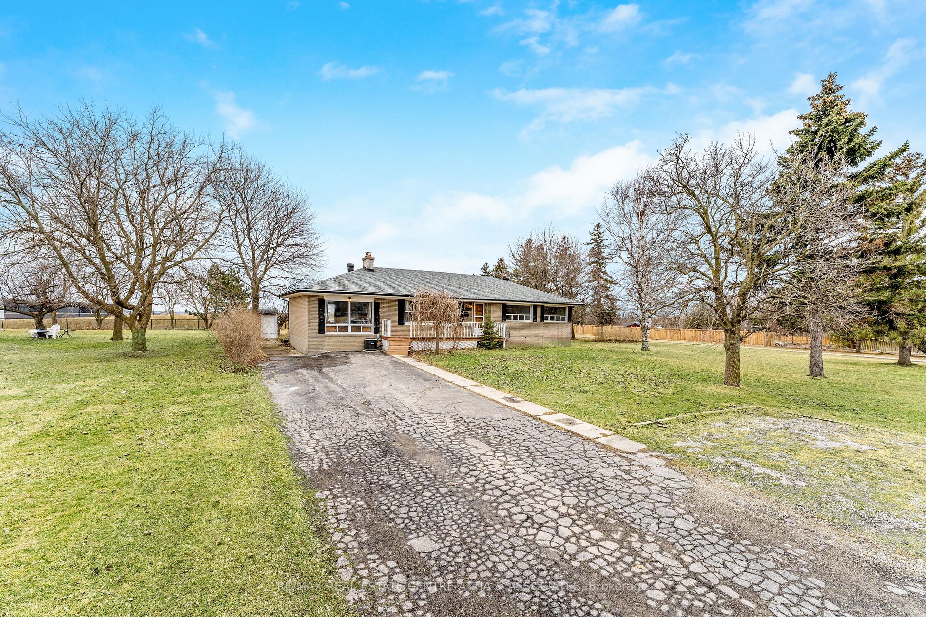 Listing W6003508 - Large Photo # 1