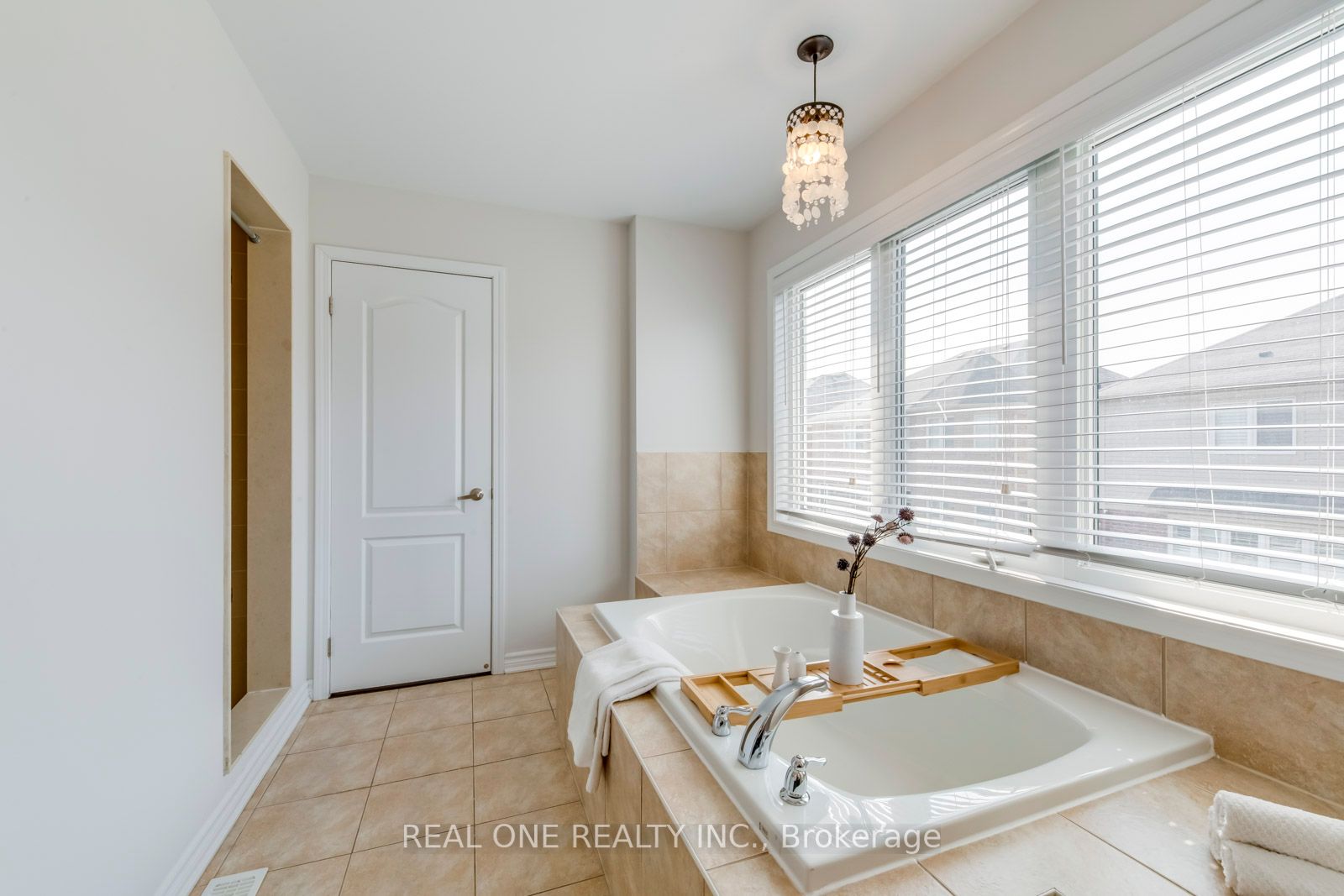 Listing W6003840 - Large Photo # 24