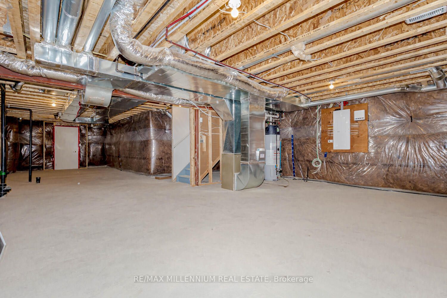 38 Calabria Dr
