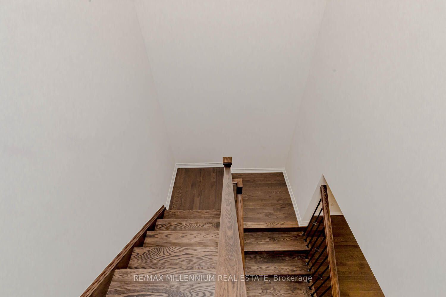 38 Calabria Dr