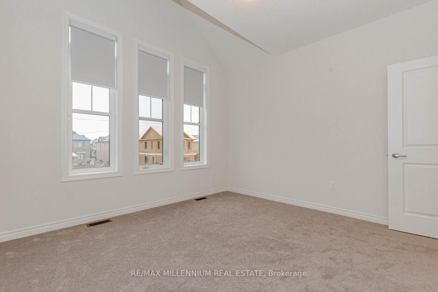 38 Calabria Dr