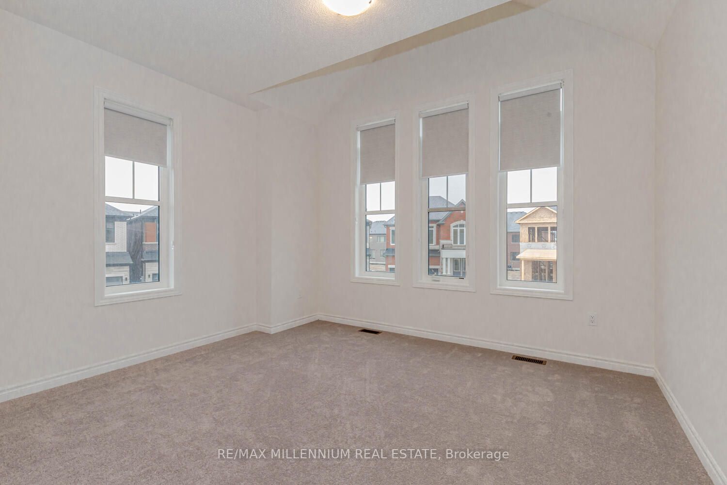 38 Calabria Dr