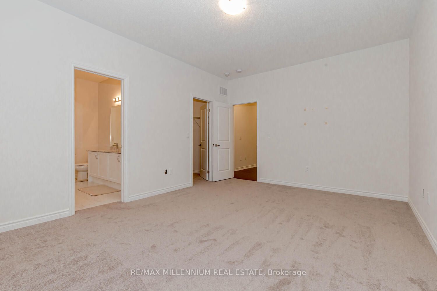 38 Calabria Dr