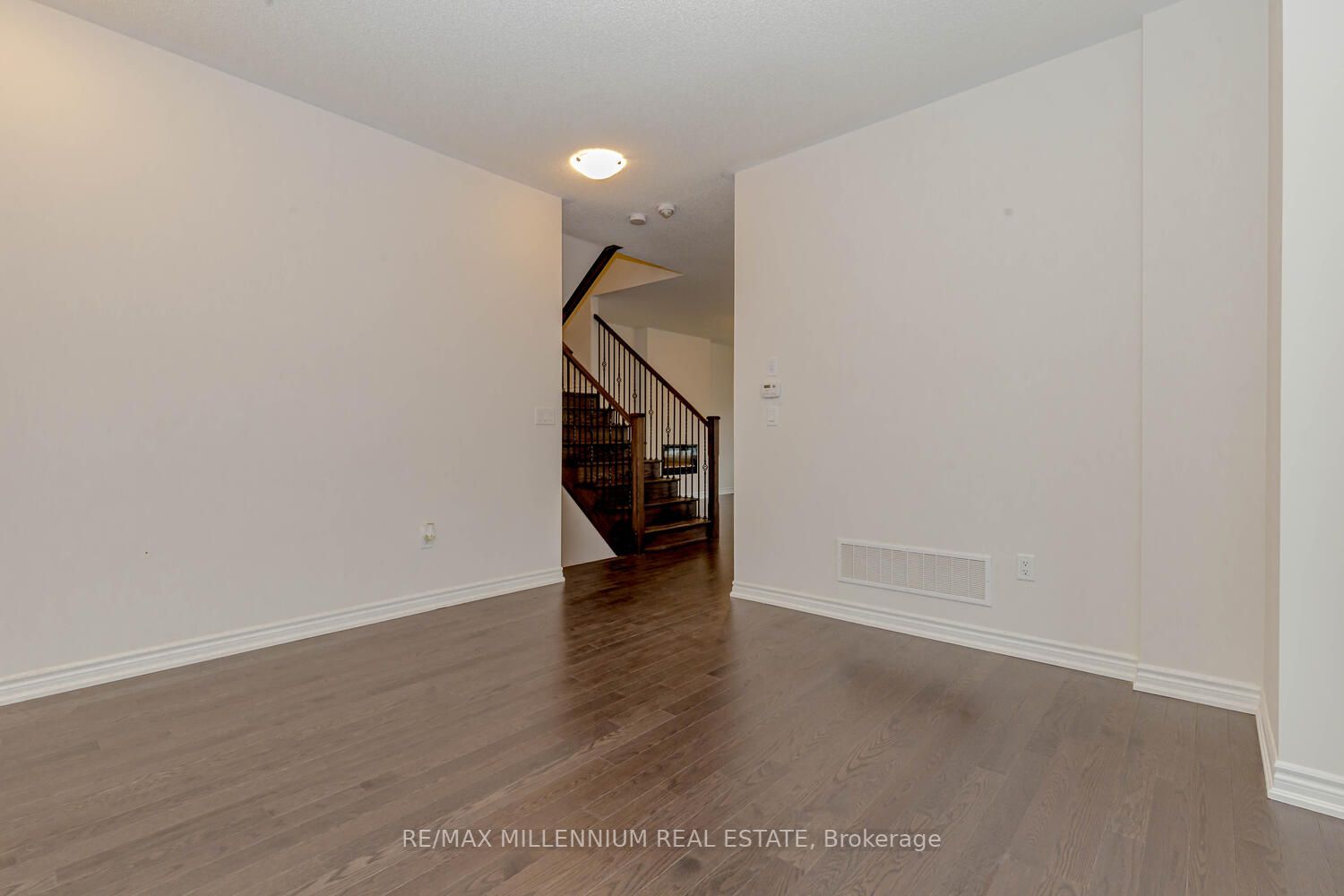 38 Calabria Dr