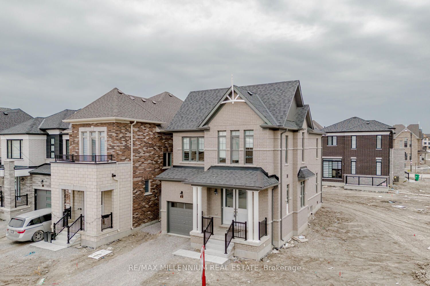 38 Calabria Dr
