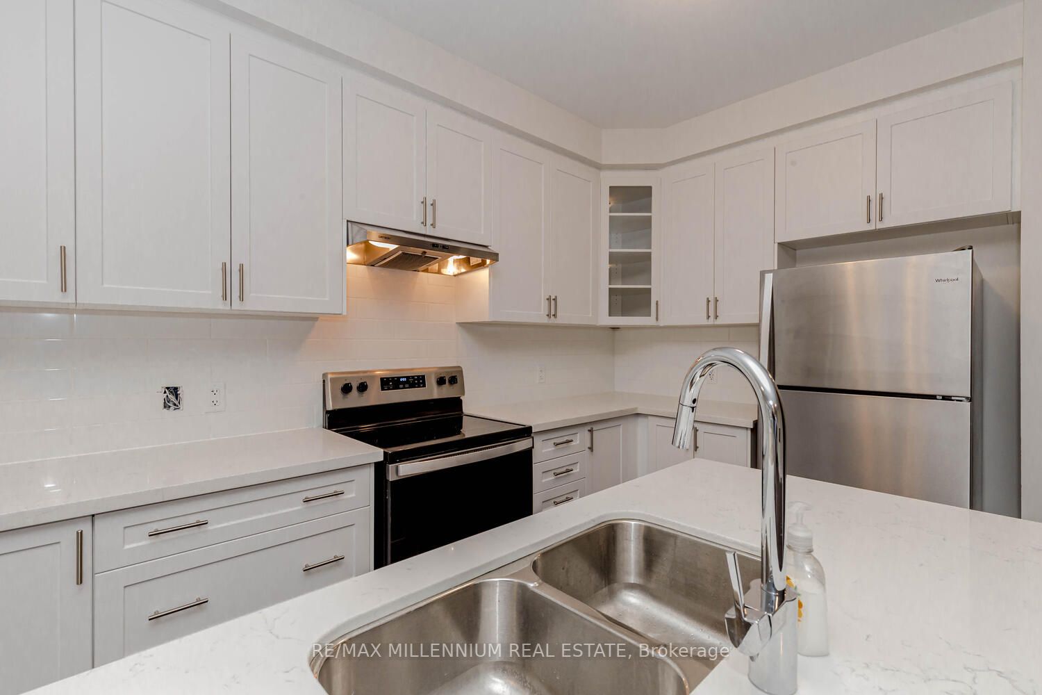 38 Calabria Dr