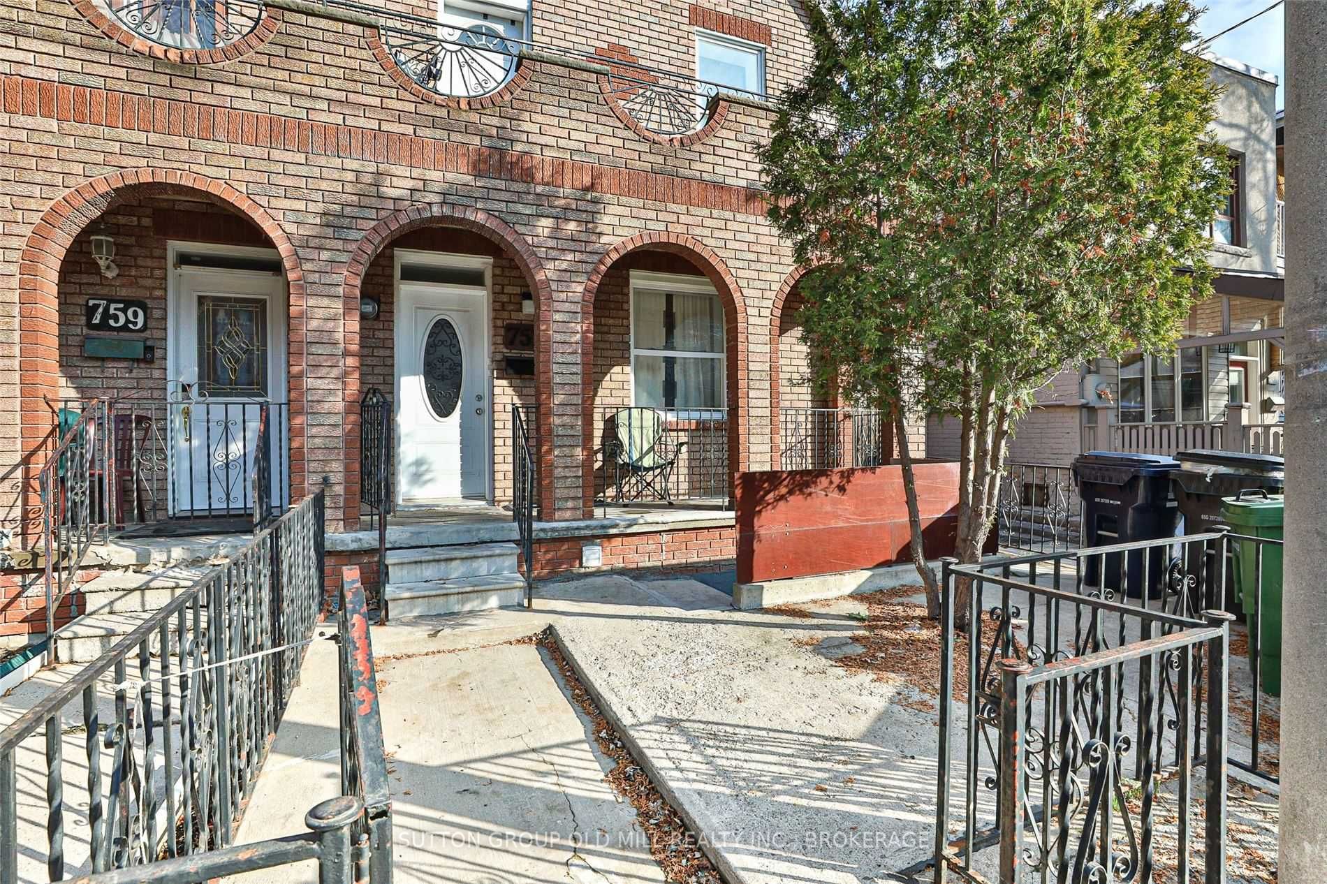 757 St Clarens Ave