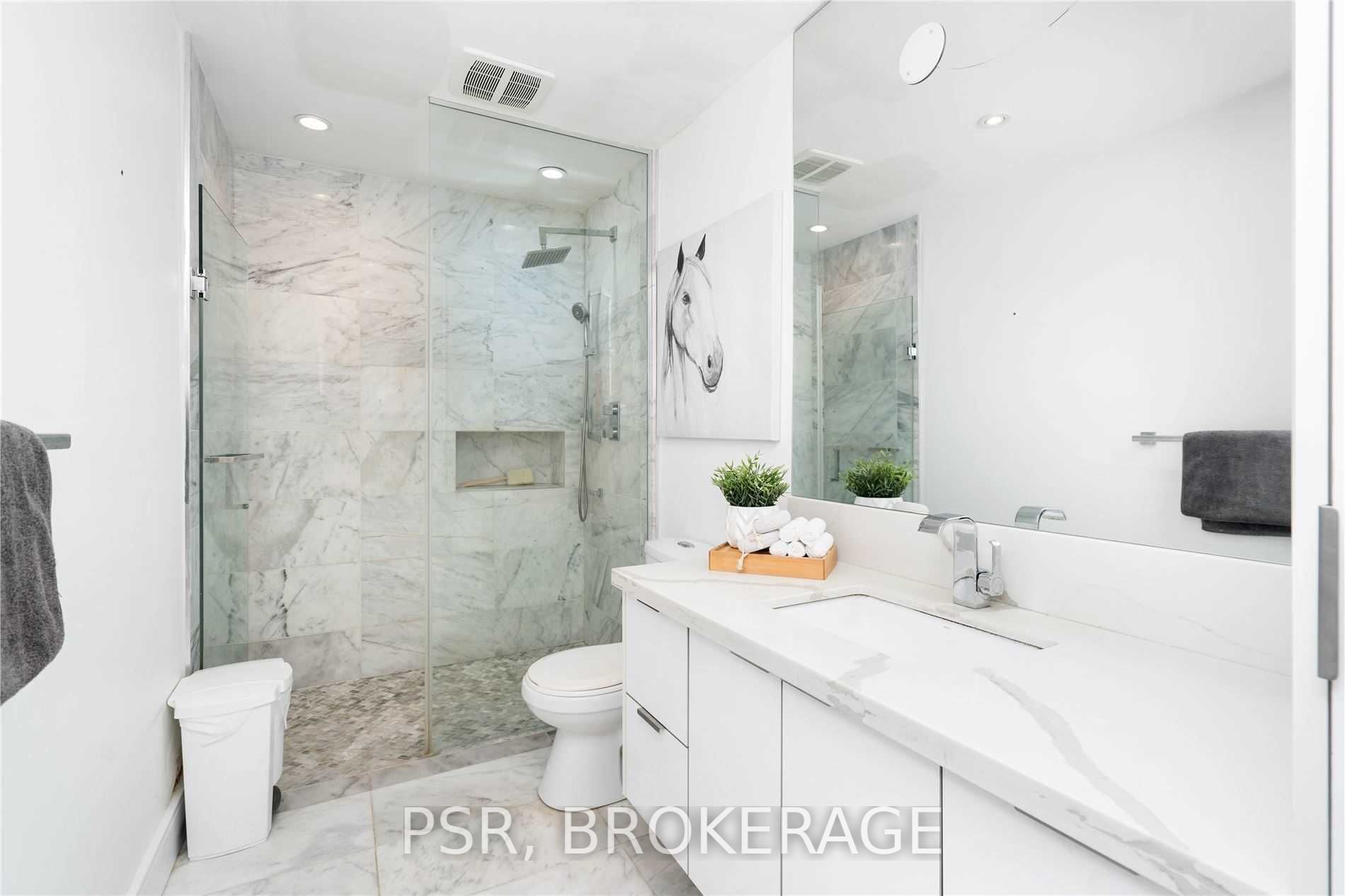 105 Mineola Rd W