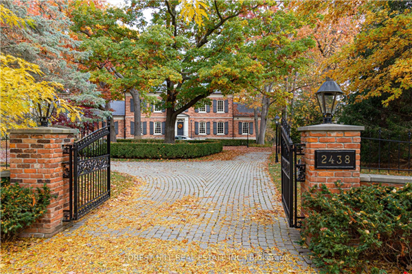 2438 Doulton Dr, Mississauga