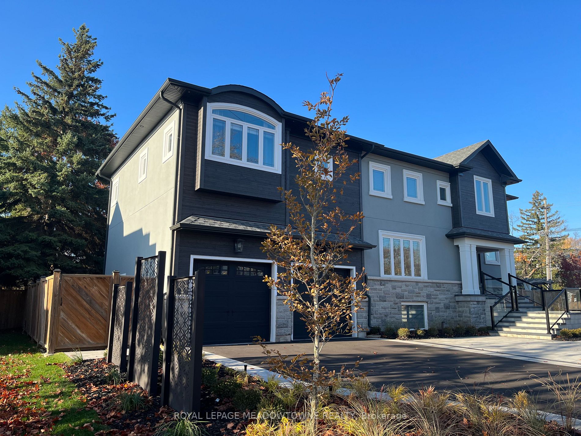 2405 Applewood Dr