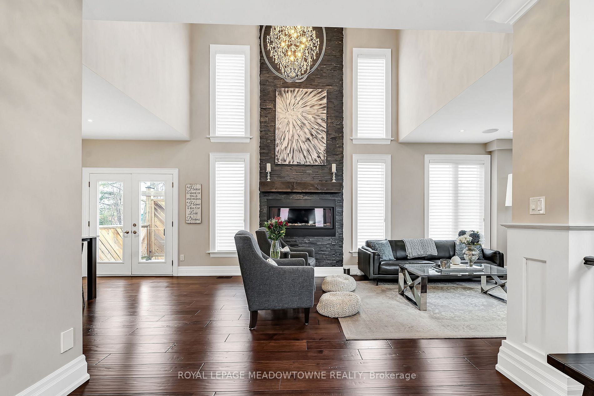 2405 Applewood Dr