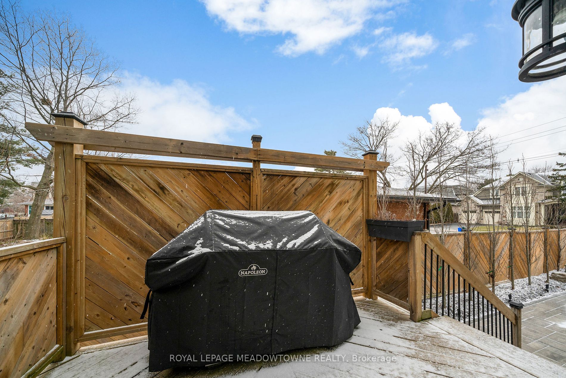 2405 Applewood Dr