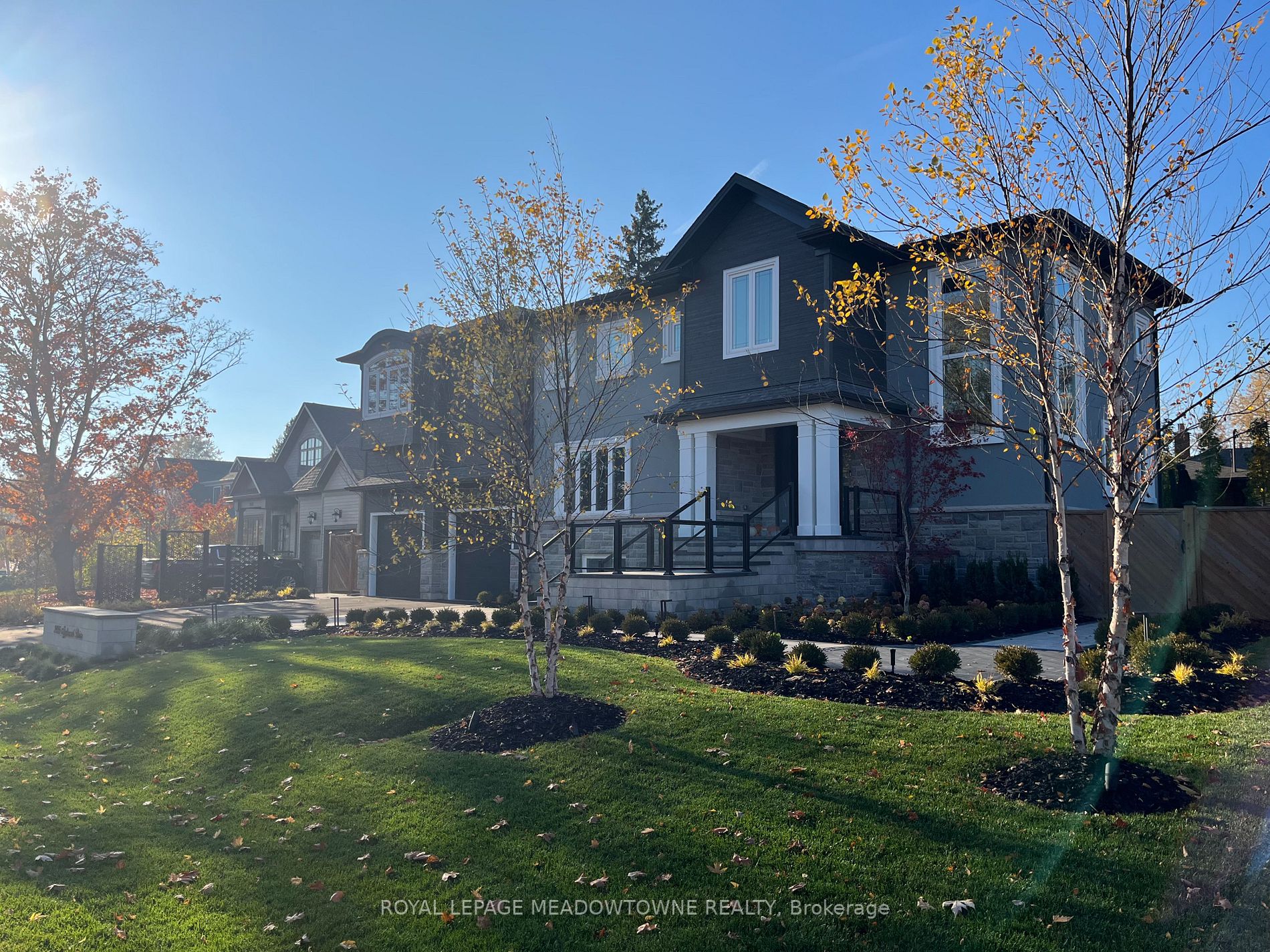 2405 Applewood Dr