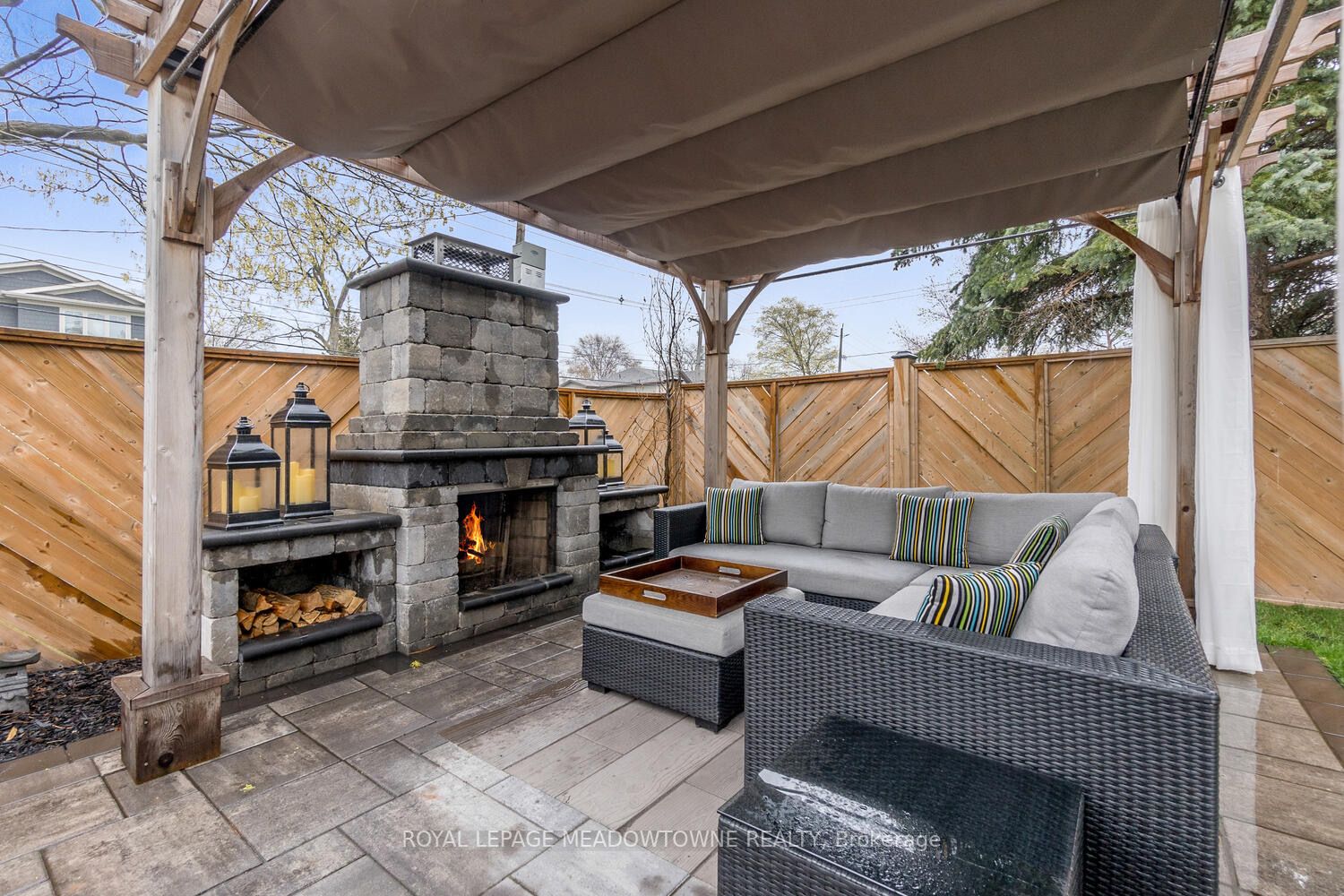 2405 Applewood Dr