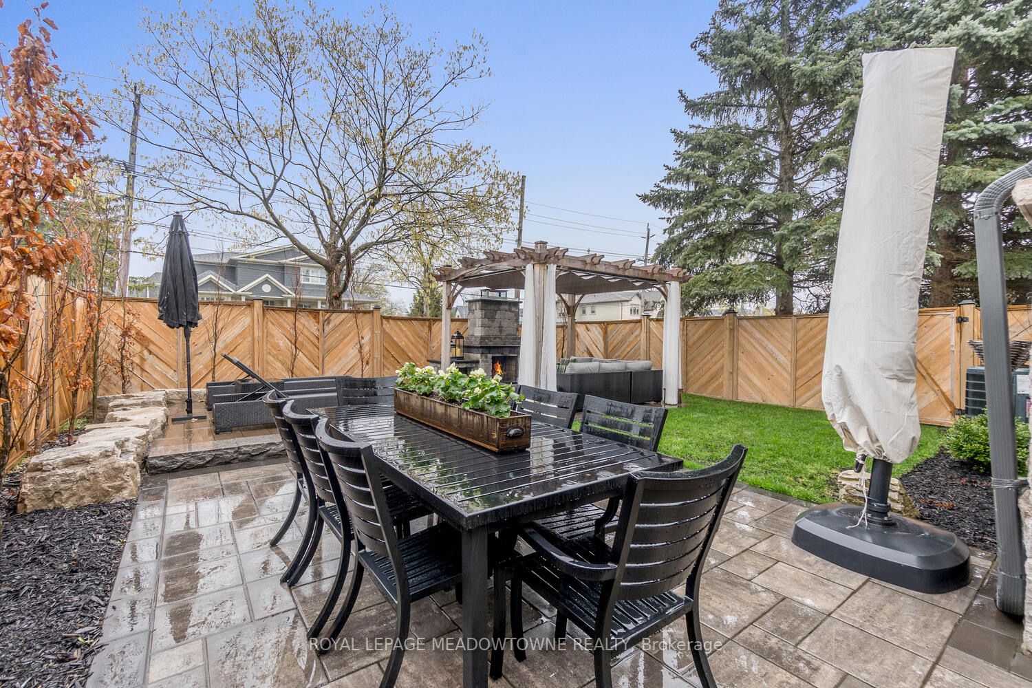 2405 Applewood Dr